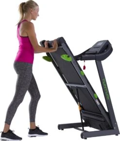 Tunturi Cardio Fit T30 Loopband - Inklapbaar - Hardloopband - 12 Traingsprogramma's - LCD Monitor - 0,8 Tot 12,0 Km/u -Fitnessapparatuur Serie Winkel 1022x1200