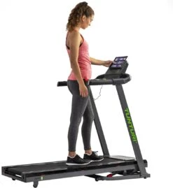 Tunturi Cardio Fit T40 Loopband - Inklapbaar - Hardloopband - 41 Trainingsprogramma's - Met Elektronische Hellingshoek - 1.0 Tot 16 Km/u -Fitnessapparatuur Serie Winkel 1101x1200