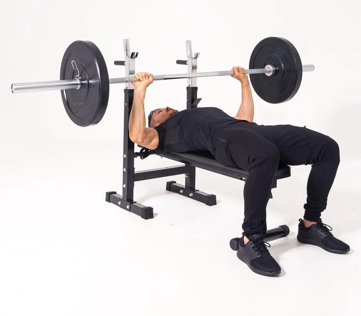 SOUTHWALL Halterbank - fitnessbank - verstelbare haltersteunen - belastbaar tot 200kg - zwart SOUTHWALL Halterbank - Fitnessbank - Verstelbare Haltersteunen - Belastbaar Tot 200kg - Zwart -Fitnessapparatuur Serie Winkel 1200x1050 3