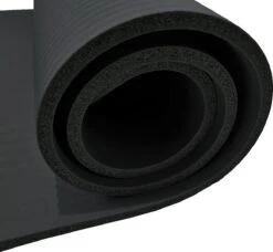 #DoYourFitness - XXL Fitness Mat - »Ashanti« - 190x100x1.0cm - Zwart -Fitnessapparatuur Serie Winkel 1200x1108 4