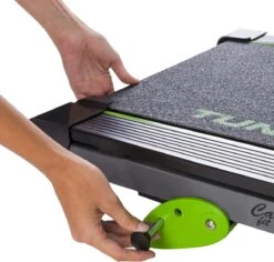 Tunturi Cardio Fit T30 Loopband - Inklapbaar - Hardloopband - 12 Traingsprogramma's - LCD Monitor - 0,8 Tot 12,0 Km/u -Fitnessapparatuur Serie Winkel 1200x1145 5