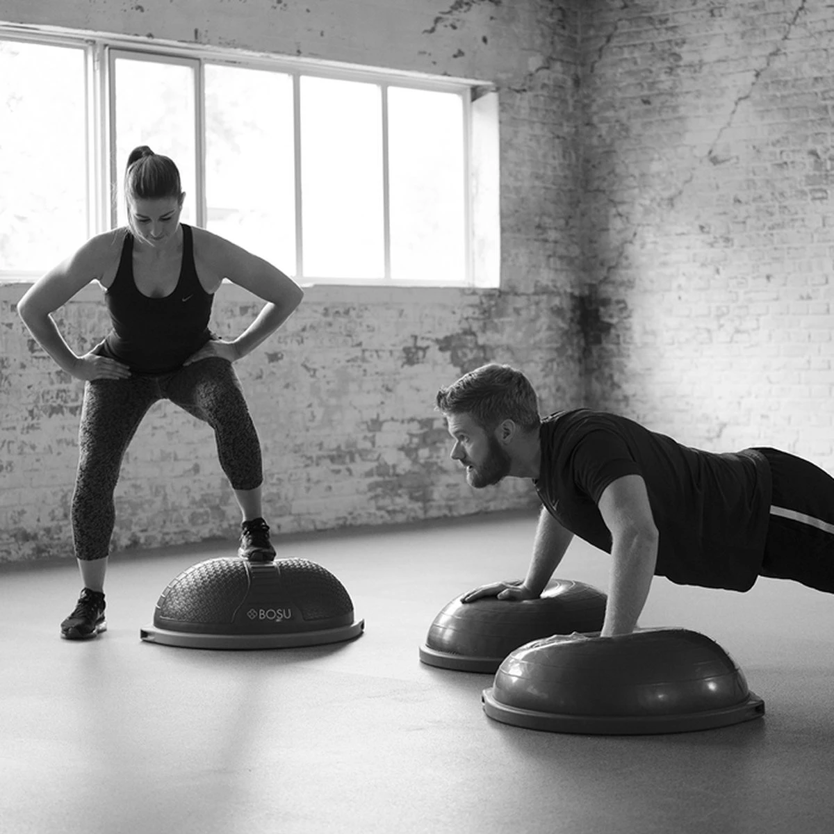 BOSU Balance Trainer PRO - buikspiertrainer - houdingstrainer - balanstrainer - balans - coordinatie BOSU Balance Trainer PRO - Buikspiertrainer - Houdingstrainer - Balanstrainer - Balans - Coordinatie -Fitnessapparatuur Serie Winkel 1200x1200 1053