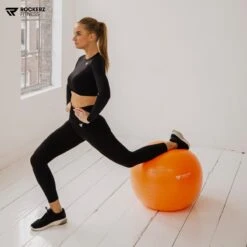 Rockerz Fitness® - Yoga Bal Inclusief Pomp - Pilates Bal - Fitness Bal - Zwangerschapsbal - Goede Houding Bij Het Thuiswerken - 75 Cm - Kleur: Oranje -Fitnessapparatuur Serie Winkel 1200x1200 1098