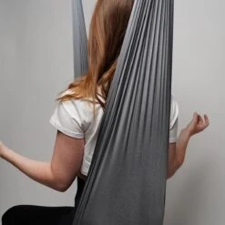 Therapeutische Hangmat YOGA ICON | Aerial Yoga | 280*150cm | Grijs | Inclusief Handige Draagtas En 1 Plafondhaak | Workout | Training En Ontspanning | 5 Therapeutische Hangmat YOGA ICON | Aerial Yoga | 280*150cm | Grijs | Inclusief Handige Draagtas En 1 Plafondhaak | Workout | Training En Ontspanning | -Fitnessapparatuur Serie Winkel 1200x1200 1222