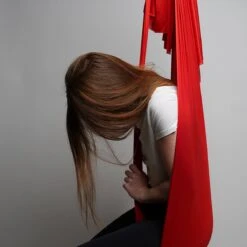 Therapeutische Hangmat YOGA ICON | Aerial Yoga | 280*150cm | Rood | Inclusief Handige Draagtas En 1 Plafondhaak | Workout | Training En Ontspanning | -Fitnessapparatuur Serie Winkel 1200x1200 1293