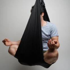 Therapeutische Hangmat YOGA ICON | Aerial Yoga | 280*150cm | Zwart | Inclusief Handige Draagtas En 1 Plafondhaak | Workout | Training En Ontspanning | 8 Therapeutische Hangmat YOGA ICON | Aerial Yoga | 280*150cm | Zwart | Inclusief Handige Draagtas En 1 Plafondhaak | Workout | Training En Ontspanning | -Fitnessapparatuur Serie Winkel 1200x1200 1782