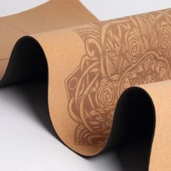 Merkloos TDR - Yoga Mat Met Tas- Natuurlijk Kurk En TPE - Vrij Van Schadelijke Stoffen, Hypoallergeen En 100% (biologisch) Afbreekbaar - Zeer Geschikt Voor Yin Yoga En Kundalini Yoga Met Draagtas En Draagband- 183x66x0,5 Cm - Mandala Bloem -Fitnessapparatuur Serie Winkel 1200x1200 1820