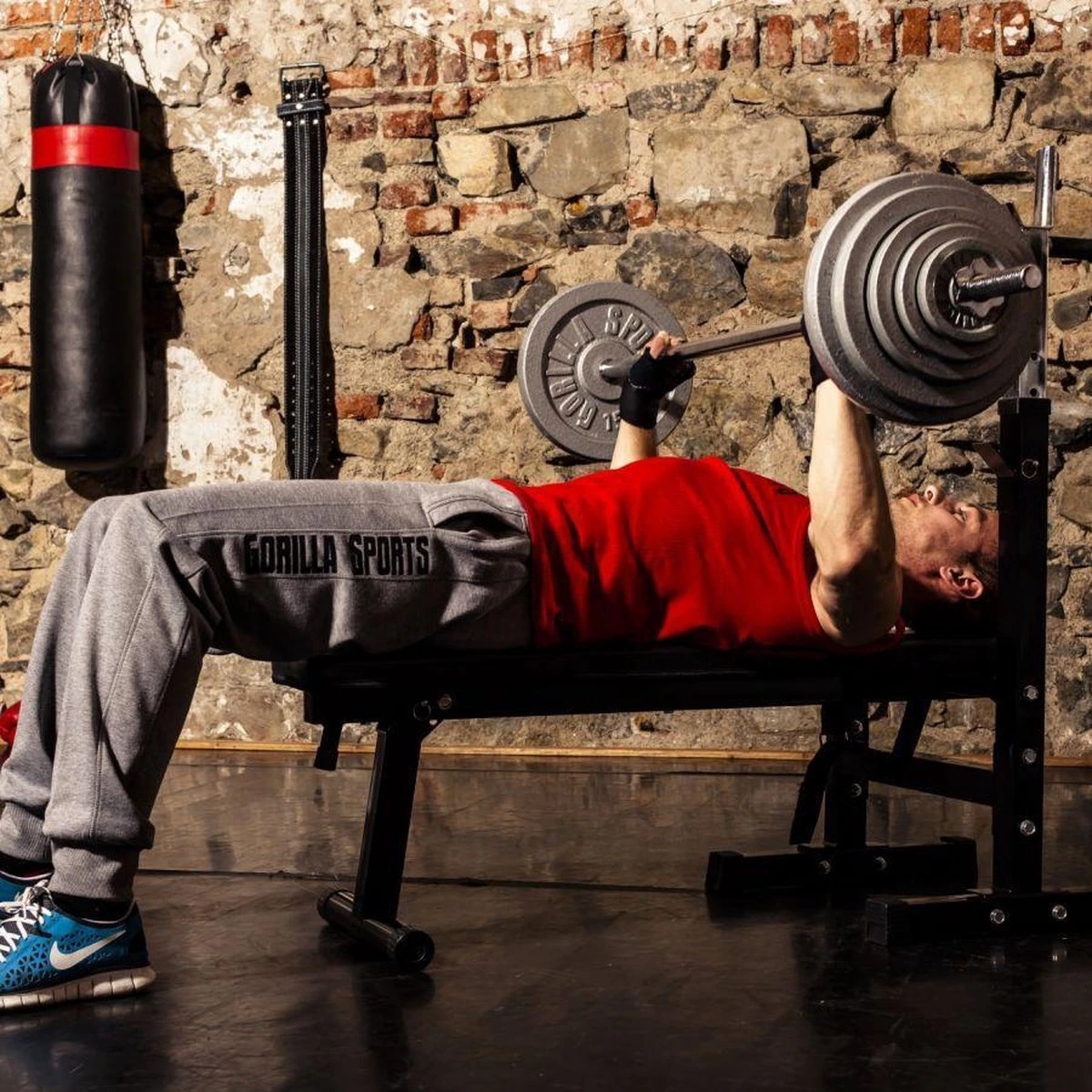 SOUTHWALL Halterbank - fitnessbank - verstelbare haltersteunen - belastbaar tot 200kg - zwart SOUTHWALL Halterbank - Fitnessbank - Verstelbare Haltersteunen - Belastbaar Tot 200kg - Zwart -Fitnessapparatuur Serie Winkel 1200x1200 2277