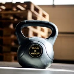 Matchu Sports - Kettlebell - Full Body Workout - Kettlebell 4kg - Gewichten - Zwart 4 Matchu Sports - Kettlebell - Full Body Workout - Kettlebell 4kg - Gewichten - Zwart -Fitnessapparatuur Serie Winkel 1200x1200 2585