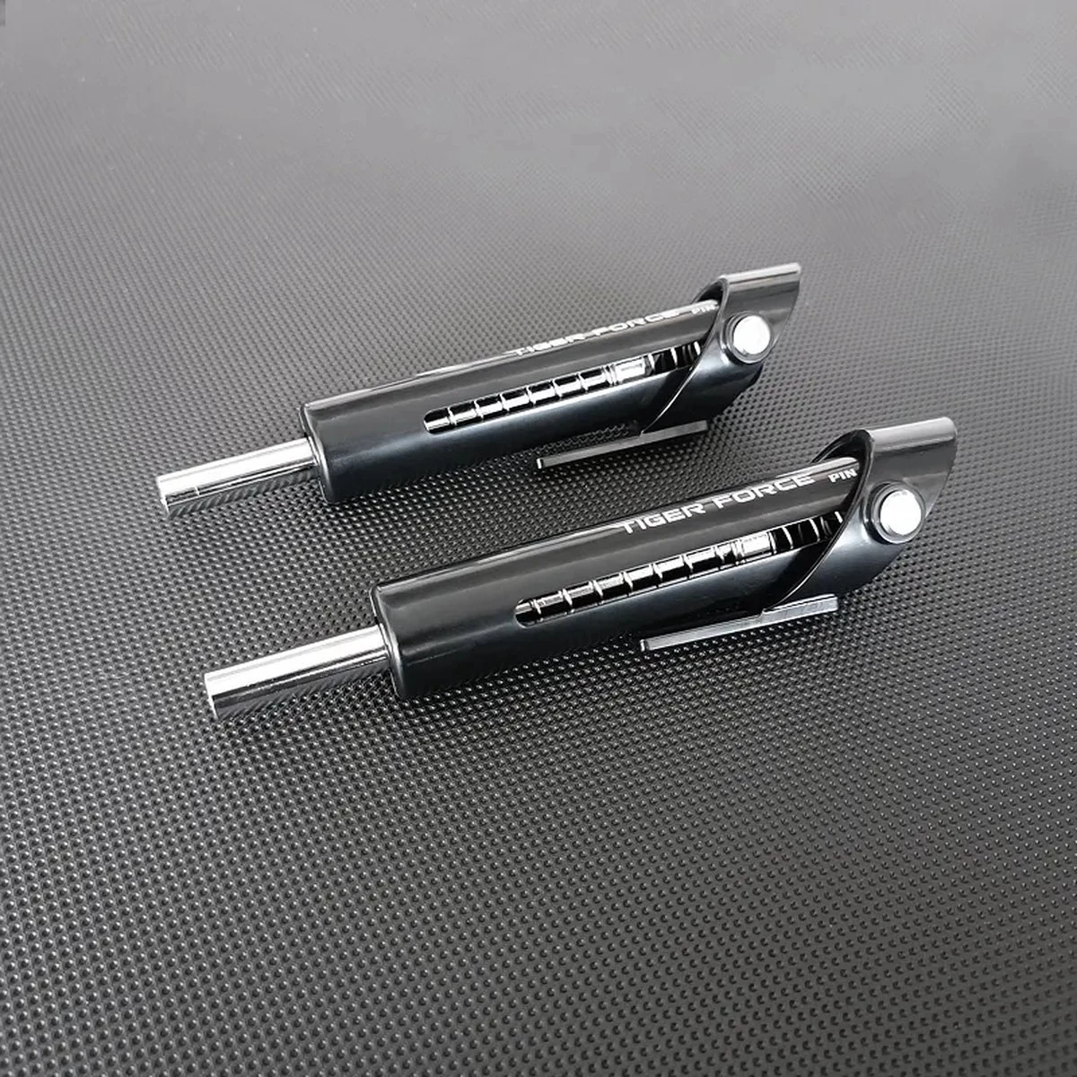 Tigerforce - Dropset Pins Gym - 2 stuks - Drop Set - Gewichten Pin Tigerforce - Dropset Pins Gym - 2 Stuks - Drop Set - Gewichten Pin -Fitnessapparatuur Serie Winkel 1200x1200 412