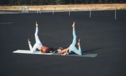 Tunturi TPE Yogamat - Fitnessmat 4mm Dik - Zwart Koord - Blauw - Incl. Gratis Fitness App 14 Tunturi TPE Yogamat - Fitnessmat 4mm Dik - Zwart Koord - Blauw - Incl. Gratis Fitness App -Fitnessapparatuur Serie Winkel 1200x724 1