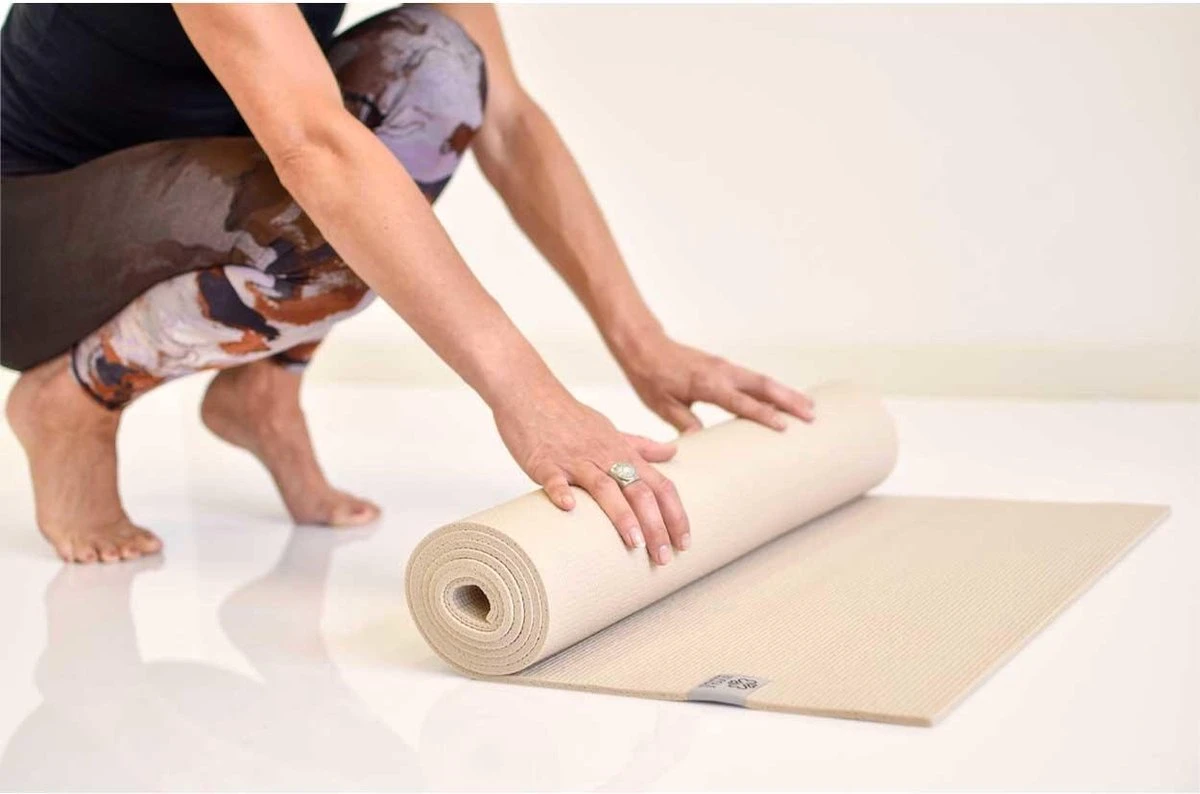 Love Generation ● Yoga Mat ● Fitness Mat ● Zand ● 6 mm Dik Love Generation ● Yoga Mat ● Fitness Mat ● Zand ● 6 Mm Dik -Fitnessapparatuur Serie Winkel 1200x794 7