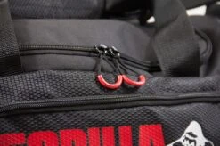 Gorilla Wear Jerome Sporttas - Zwart/Rood -Fitnessapparatuur Serie Winkel 1200x799 61