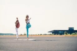 Tunturi TPE Yogamat - Fitnessmat 4mm Dik - Zwart Koord - Blauw - Incl. Gratis Fitness App 17 Tunturi TPE Yogamat - Fitnessmat 4mm Dik - Zwart Koord - Blauw - Incl. Gratis Fitness App -Fitnessapparatuur Serie Winkel 1200x800 148