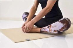 Love Generation ● Yoga Mat ● Fitness Mat ● Zand ● 6 Mm Dik 14 Love Generation ● Yoga Mat ● Fitness Mat ● Zand ● 6 Mm Dik -Fitnessapparatuur Serie Winkel 1200x802 2