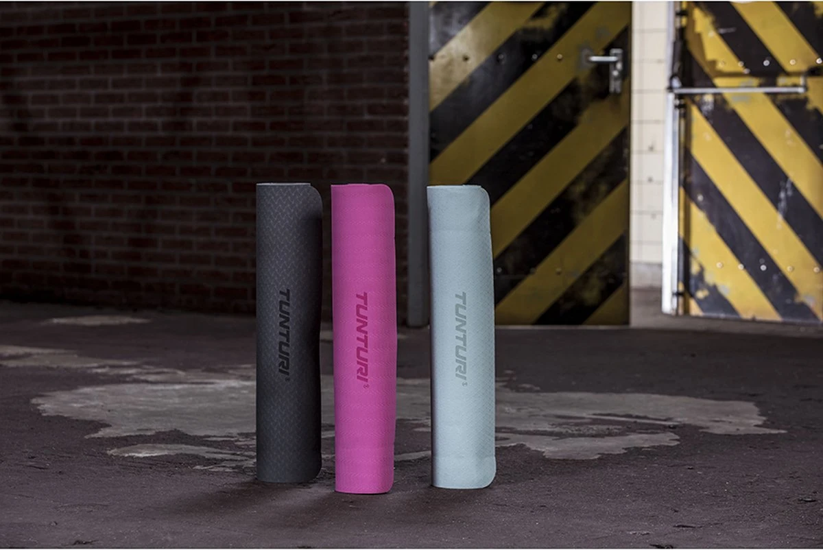 Tunturi TPE Yogamat - Fitnessmat 4mm dik - zwart koord - Blauw - Incl. gratis fitness app Tunturi TPE Yogamat - Fitnessmat 4mm Dik - Zwart Koord - Blauw - Incl. Gratis Fitness App -Fitnessapparatuur Serie Winkel 1200x802 5