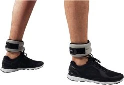 Tunturi Variabel Enkelgewichten En Polsgewichten - 2x 0,5 Kg - Grijs 10 Tunturi Variabel Enkelgewichten En Polsgewichten - 2x 0,5 Kg - Grijs -Fitnessapparatuur Serie Winkel 1200x822 4