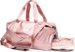 Merkloos Pink Gloss Duffel Bag | Medium Dames Sport Tas | 30 Liter - Roze 6 Merkloos Pink Gloss Duffel Bag | Medium Dames Sport Tas | 30 Liter - Roze -Fitnessapparatuur Serie Winkel 1200x835 5