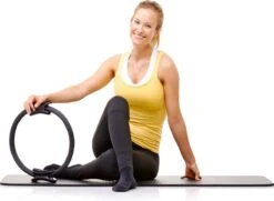 Beeletix Pilates Ring En Mini Pilates Ball Set Inclusief Trainingsschema - Yoga Ring - Fitness Ring - Magic Circle - Weerstandsring - Zwart - Ø 38cm 7 Beeletix Pilates Ring En Mini Pilates Ball Set Inclusief Trainingsschema - Yoga Ring - Fitness Ring - Magic Circle - Weerstandsring - Zwart - Ø 38cm -Fitnessapparatuur Serie Winkel 1200x879