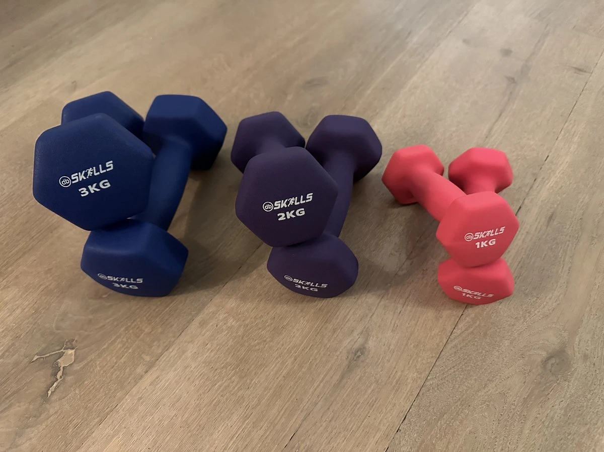 Dumbbell set bestaat uit een set van 1 kg een set van 2kg en een set van 3kg - totaal set van 6 dumbbells met een totaal gewicht van 12 kg. Dumbbell Set Bestaat Uit Een Set Van 1 Kg Een Set Van 2kg En Een Set Van 3kg - Totaal Set Van 6 Dumbbells Met Een Totaal Gewicht Van 12 Kg. -Fitnessapparatuur Serie Winkel 1200x899 9