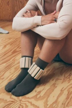 Bala Bangles Enkel- En Polsgewicht - 2 X 0,5 Kg - Zand/Beige 11 Bala Bangles Enkel- En Polsgewicht - 2 X 0,5 Kg - Zand/Beige -Fitnessapparatuur Serie Winkel 795x1200 4