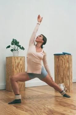 Bala Bangles Enkel- En Polsgewicht - 2 X 0,5 Kg - Zand/Beige 12 Bala Bangles Enkel- En Polsgewicht - 2 X 0,5 Kg - Zand/Beige -Fitnessapparatuur Serie Winkel 795x1200 5