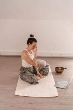 Yogamat Merino Wol Extra Lang & Breed - Lotus 11 Yogamat Merino Wol Extra Lang & Breed - Lotus -Fitnessapparatuur Serie Winkel 801x1200 1