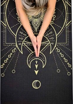 Love Generation ● Design Yoga Mat ● Fitness Mat ● Sacred Print ● Zwart -Fitnessapparatuur Serie Winkel 840x1200 3