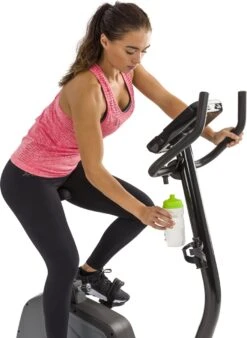 Tunturi Star Fit E100 HR I Plus Hometrainer - Ergometer - Fitnessfiets - Bluetooth - 21 Trainingsprogramma's - 16 Weerstandniveaus - Kleur: Zwart -Fitnessapparatuur Serie Winkel 878x1200