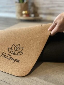 YoZenga Premium Yoga Mat Natuurlijk Kurk Mandala | Inclusief Gratis Draagriem -Fitnessapparatuur Serie Winkel 899x1200 2